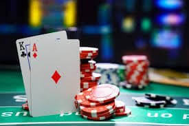 Antarmuka aplikasi duniagames menampilkan menu taruhan olahraga dan permainan kasino di layar mobile